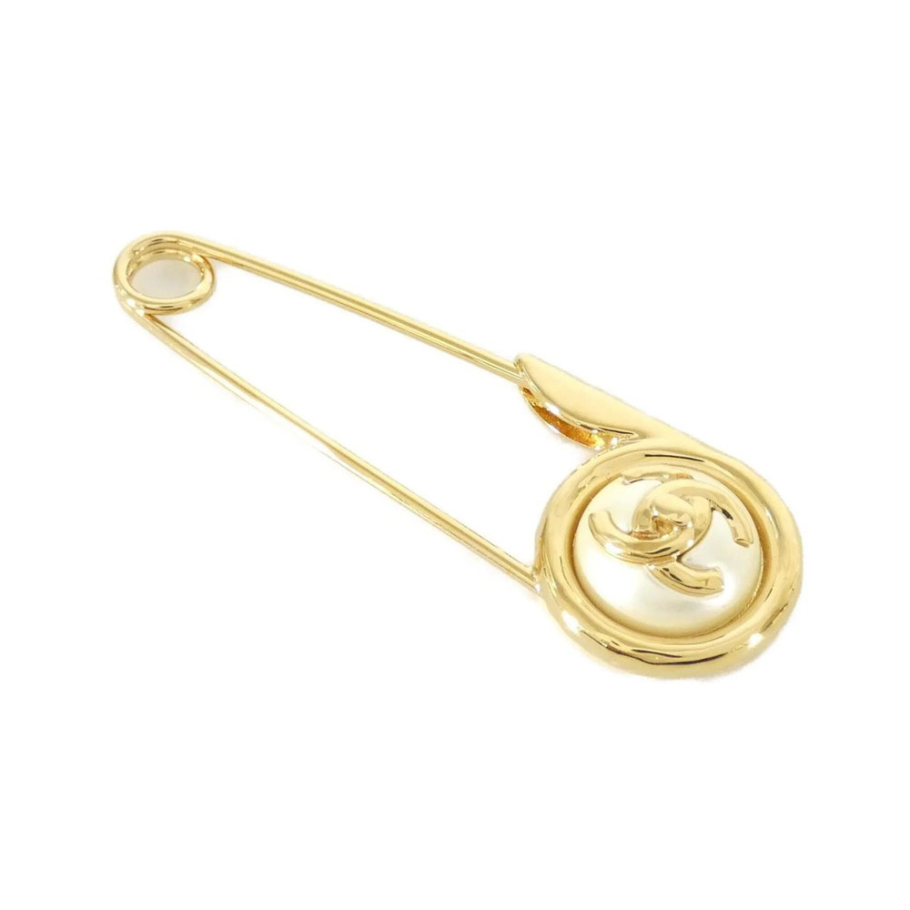 CHANEL White Brooch